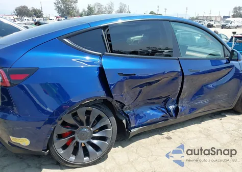 2022 Tesla Model Y Performance Dual Motor All-Wheel Drive from USA, damaged, VIN 7SAYGDEF7NF393235